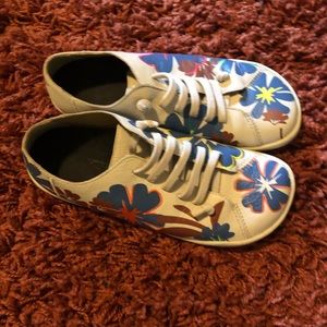 Barely Worn Slip on Sneaks